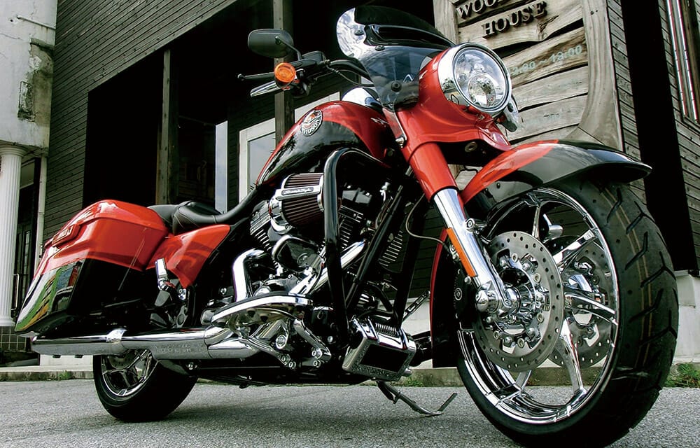 HARLEY-DAVIDSON FLHRSE6 CVO ™ROAD KING最新バイクレポート HARLEY-DAVIDSON FLHRSE6 CVO ™ROAD KING最新バイクレポート