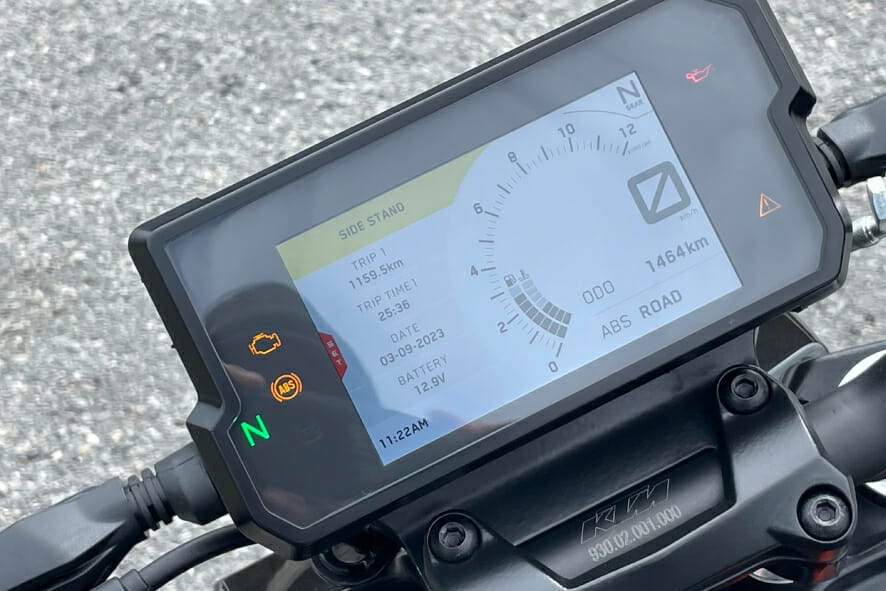 KTM DUKE 390最新バイクレポート 2023年5月号 | 沖縄の新車/中古バイク・パーツは沖縄専門【クロスバイク】