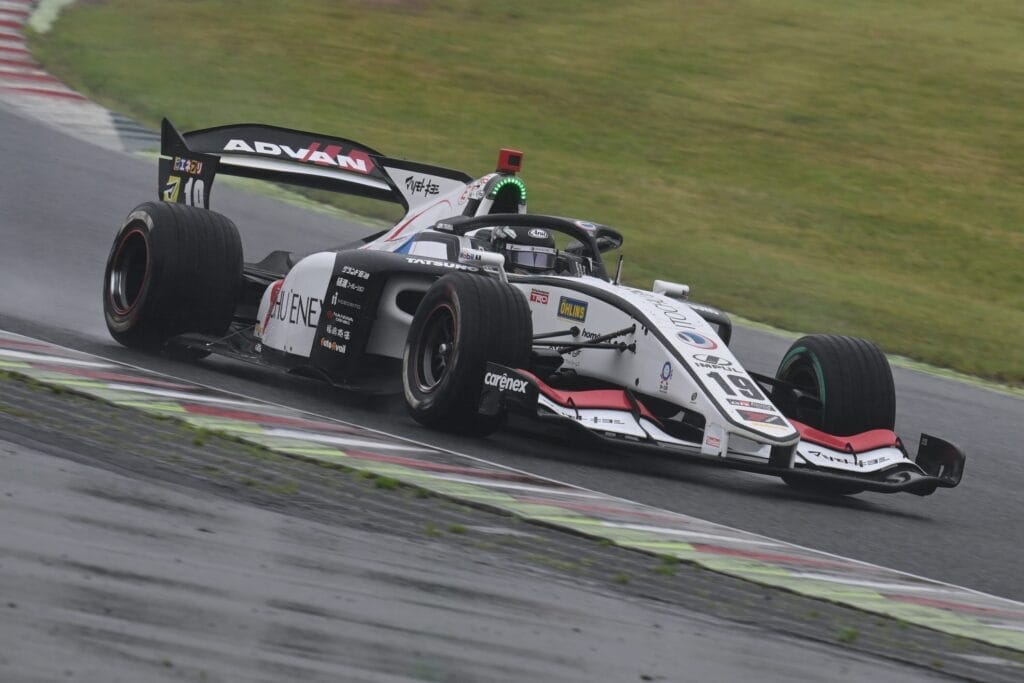 念願のスーパーフォーミュラに緊急参戦!! | 沖縄の中古車は沖縄