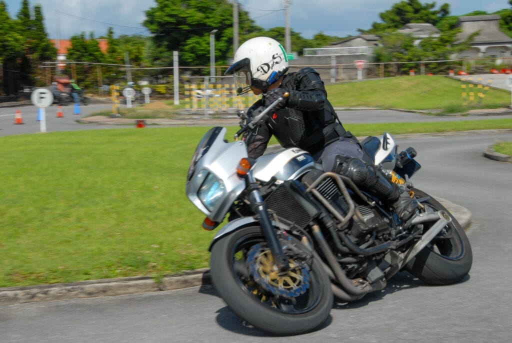 一緒に走ろうジムカーナ!! | 沖縄の新車/中古バイク・パーツは沖縄専門