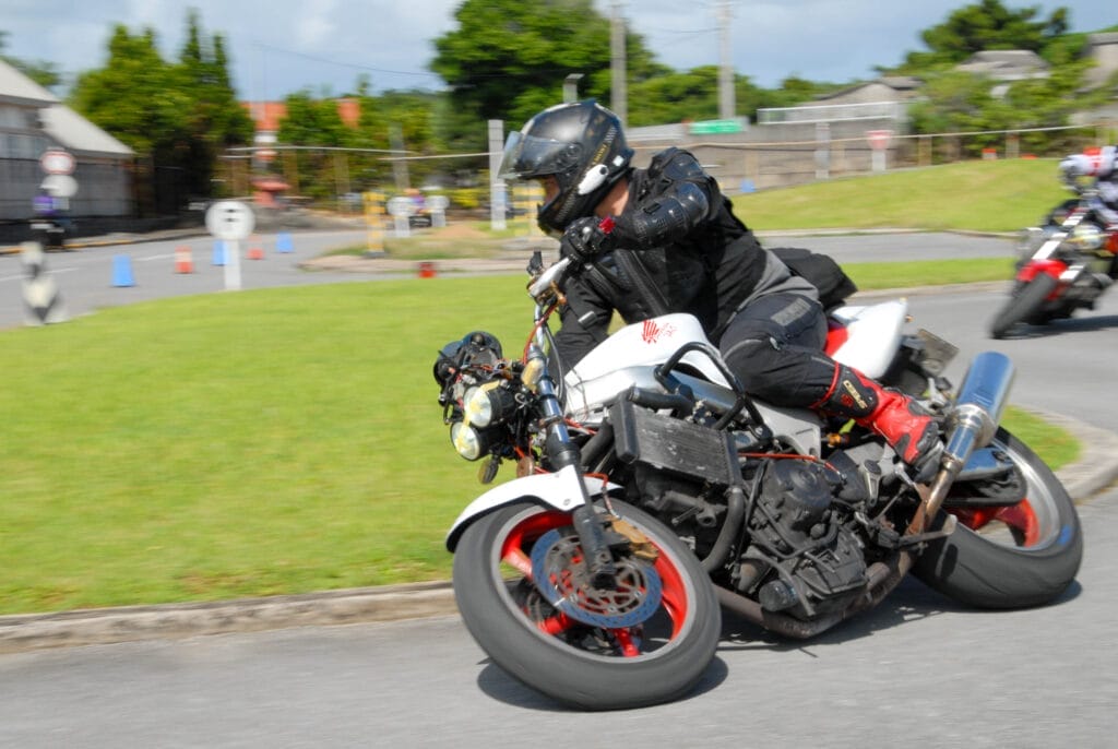 一緒に走ろうジムカーナ!! | 沖縄の新車/中古バイク・パーツは沖縄専門