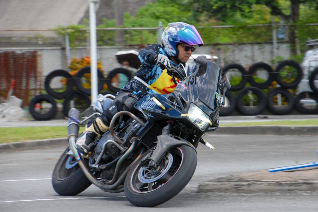 上原なな 一緒に走ろうジムカーナ!! | 沖縄の新車/中古バイク・パーツは沖縄専門