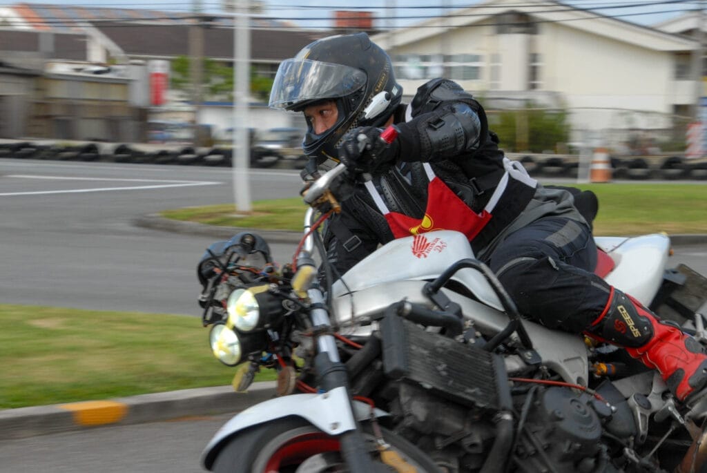 一緒に走ろうジムカーナ!! | 沖縄の新車/中古バイク・パーツは沖縄専門