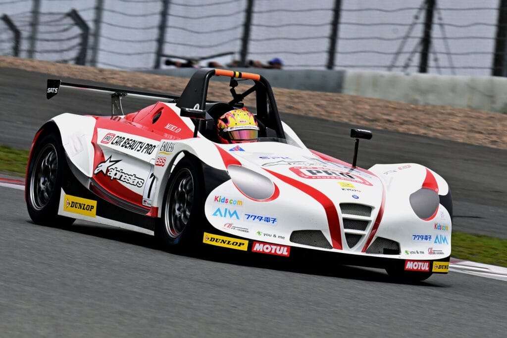 真夏のレースで平良＆翁長が奮闘！ | 沖縄の中古車は沖縄専門【クロス