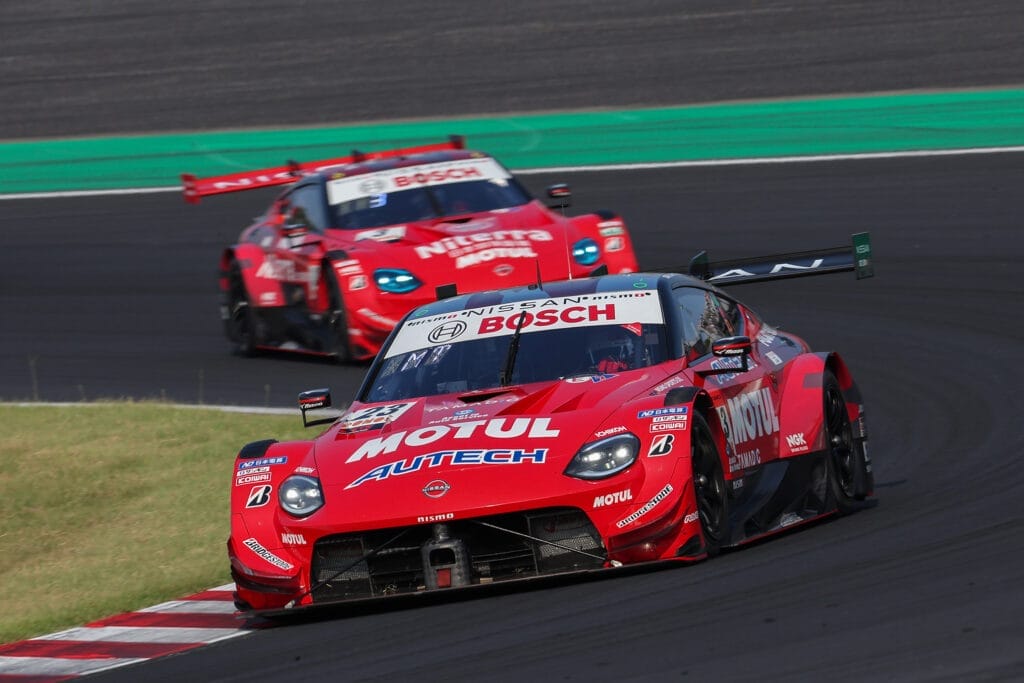 超どっしり　ムアレ Supraの連勝をストップ、No.23 MOTUL AUTECH Zが勝利！ | 沖縄の中古車