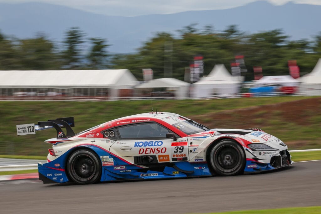 リアライズコーポレーション ADVAN Zが9年ぶりに優勝！ | 沖縄の中古車